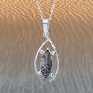 collar hexagonal lapislazuli